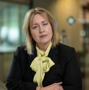 KIM OLSAN, Senior Fixed Income Portfolio Manager